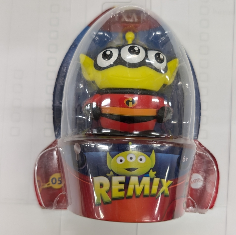Disney Pixar Remix Alien 05 Incredibles